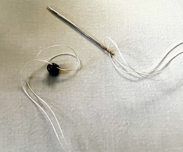 うさぎのぬいぐるみの目のつけかた