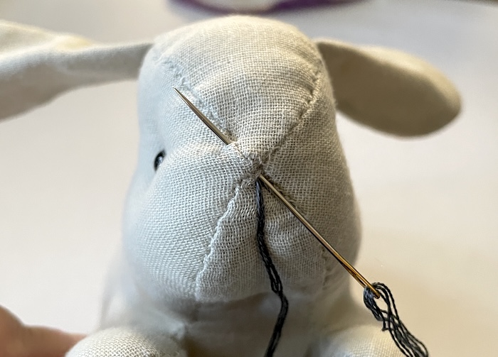 鼻と口の刺繍の仕方｜うさぎのぬいぐるみの作り方