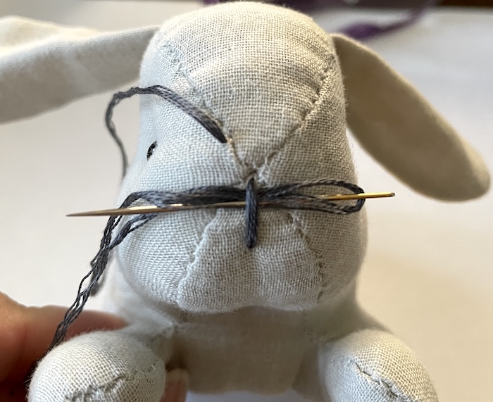 鼻と口の刺繍の仕方｜うさぎのぬいぐるみの作り方