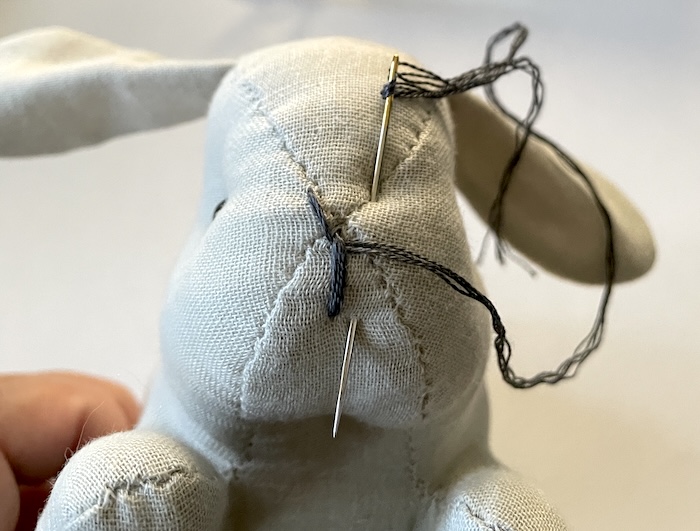 鼻と口の刺繍の仕方｜うさぎのぬいぐるみの作り方
