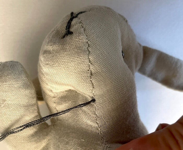 鼻と口の刺繍の仕方｜うさぎのぬいぐるみの作り方