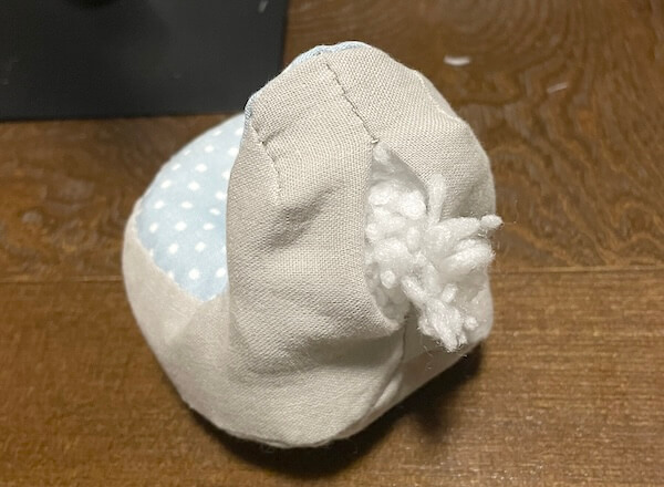 ミニチュア 背もたれ付きビーズ風クッション わたをつめる