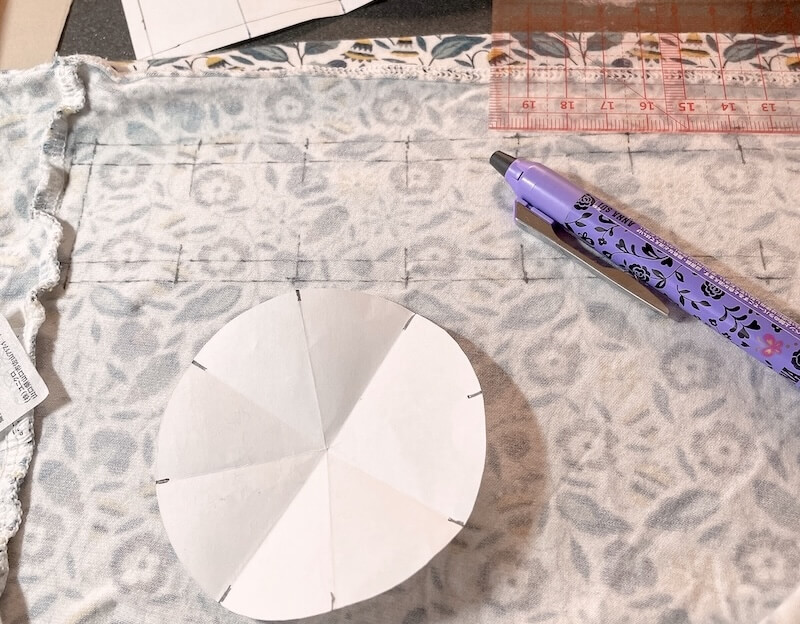 ぬい用クッション 型紙を布にかきうつす