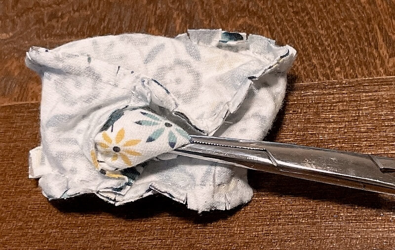 ぬい用クッション 返し口からひっくり返す