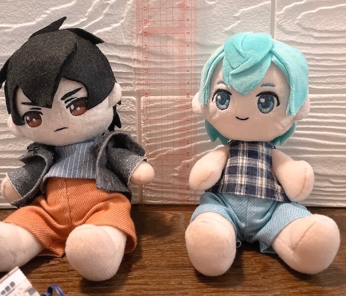 ぬいぐるみ用こたつ　ぬいぐるみの座高は約16センチ