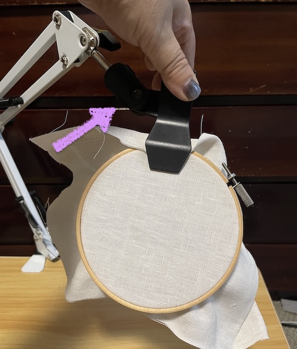 アーム式刺繍スタンド　角度の調整もできる