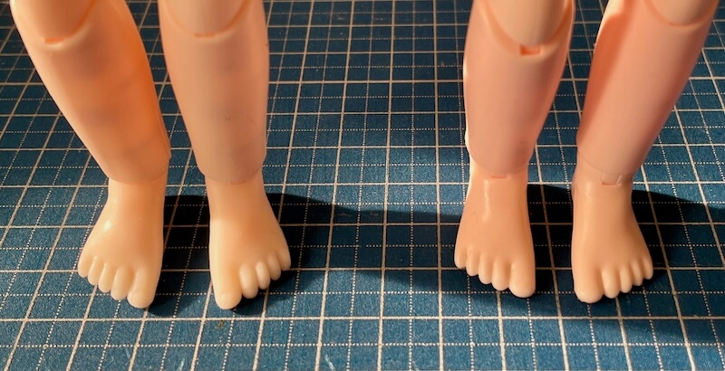 足の比較｜100均ドールボディ19センチ　ダイソー・セリアを比較