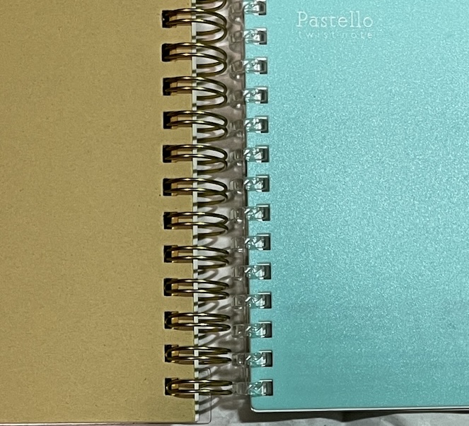 ロルバーンとツイストノートのリング