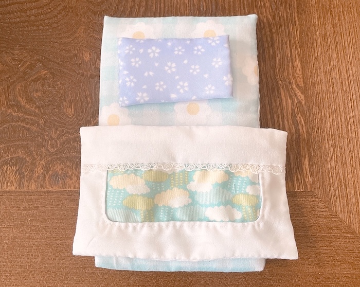 ぬいぐるみ用のミニ布団