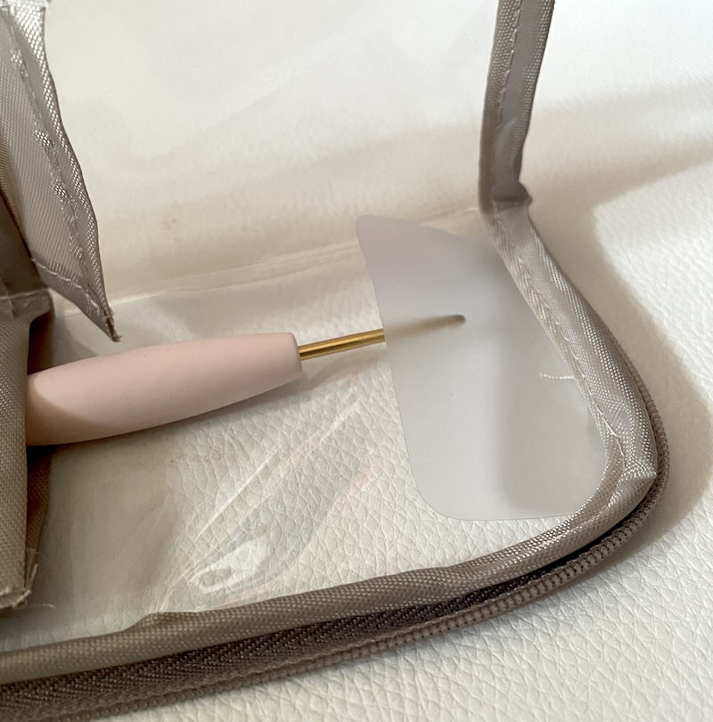 100均セリアのかぎ針用ポーチ