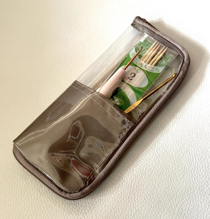 100均セリアのかぎ針用ポーチ