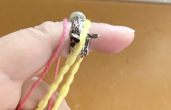 ヤーンリングかわりに指輪を利用