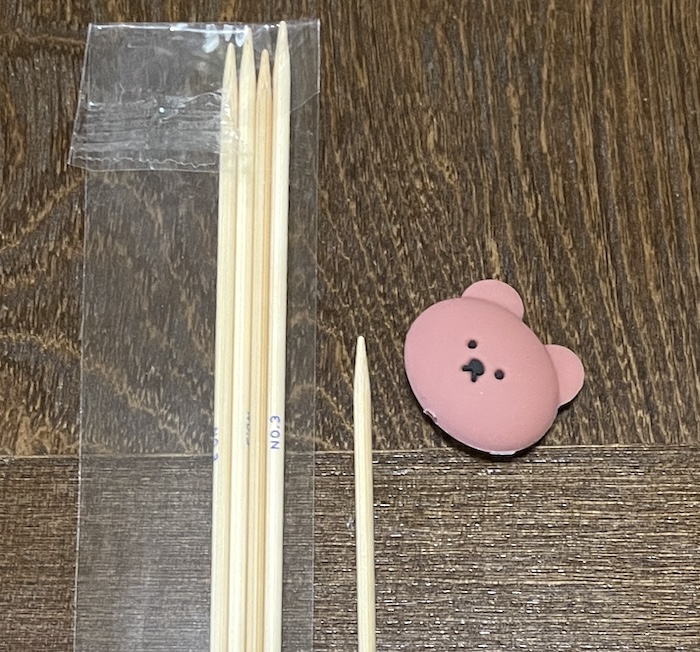 セリアの編み棒キャップと3号針
