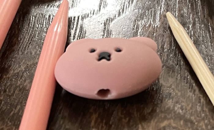 セリアの編み棒キャップの穴