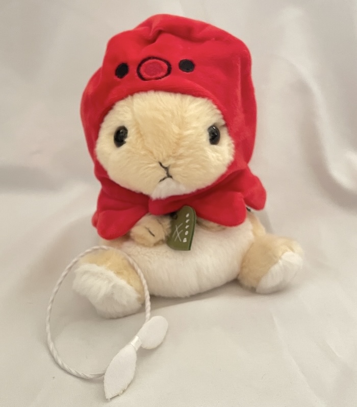 スリコのぬい活グッズ「タコのかぶりもの」を被ったpotteロップイヤー